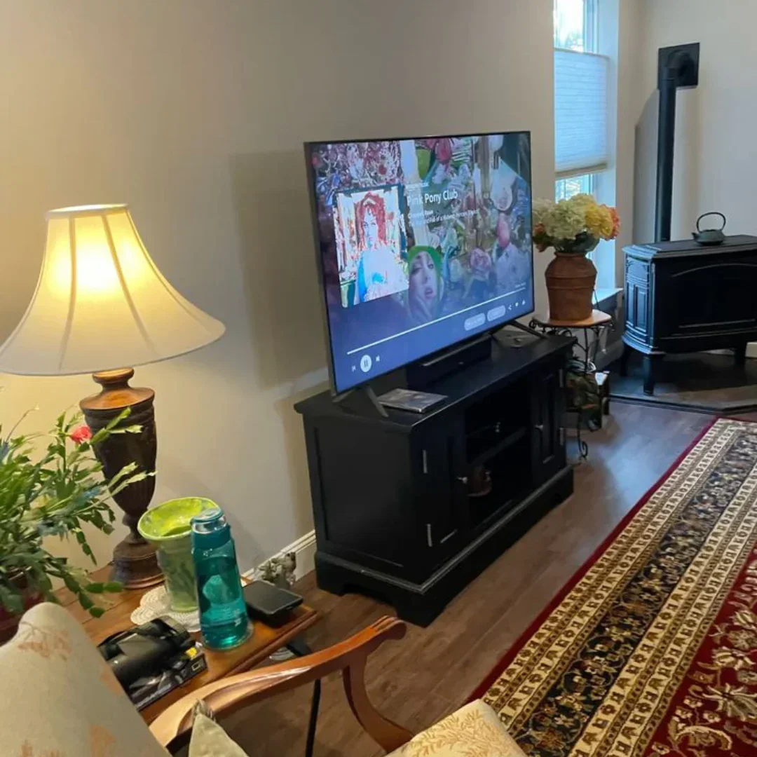 EZStream TV Box customer~Stacy K. - Boston, USA